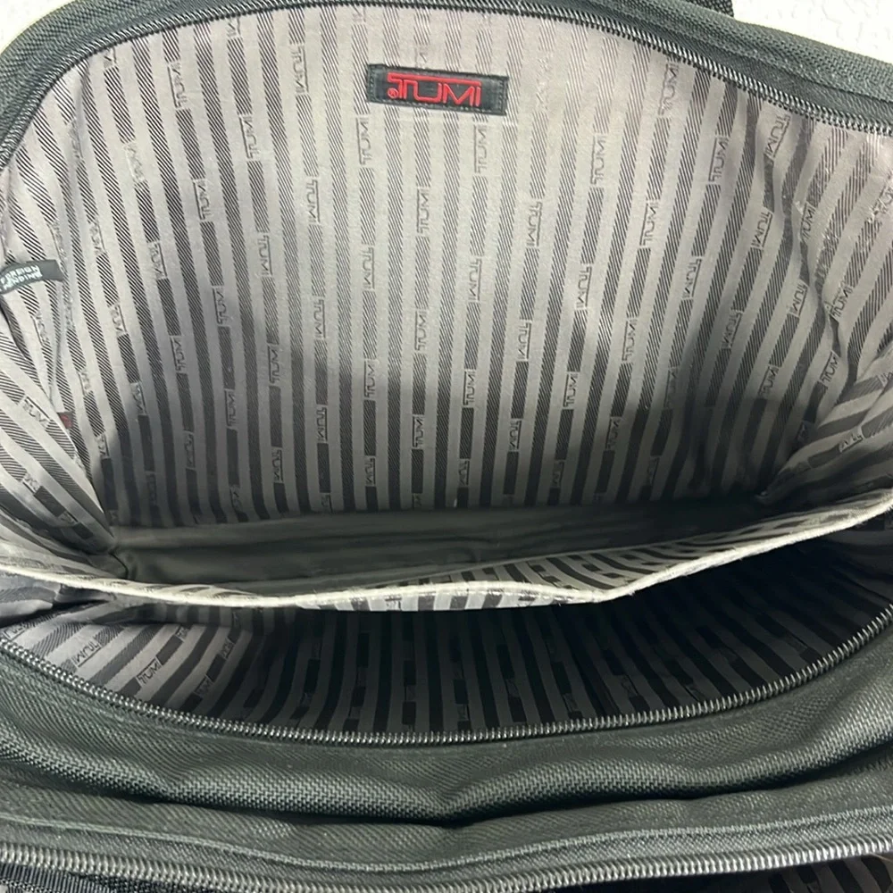 Tumi Alpha Ballistic Black Expandable Large Dual Handle Breifcase Shoulder Strap